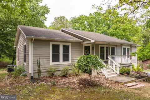 166 Lake Holiday Rd, Cross Junction, VA 22625