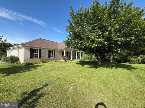 1510 E Refuge Church Rd, Stephens City, VA 22655
