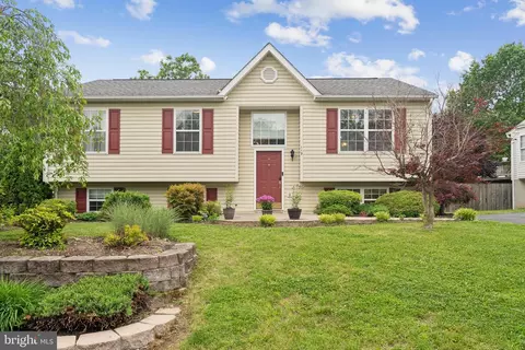 119 Hill Valley Dr, Winchester, VA 22602
