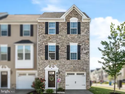 110 Fritillary Ct, Lake Frederick, VA 22630