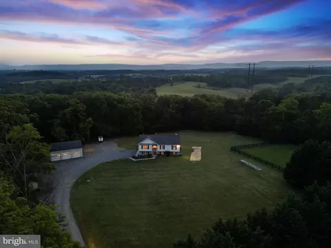364 Waynes Ln, Stephens City, VA 22655