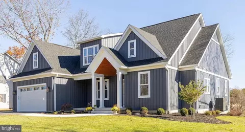 125 Lake Holiday Rd, Cross Junction, VA 22625