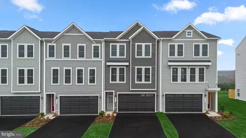 131 Galaxy Pl, Stephenson, VA 22656 photo 2