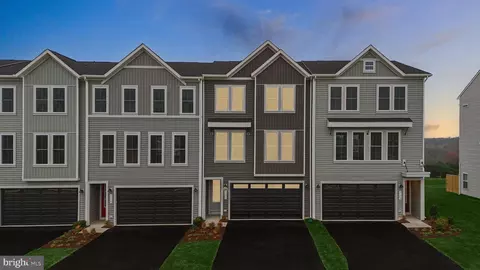 131 Galaxy Pl, Stephenson, VA 22656 photo 3