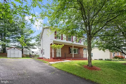108 Oakmont Cir, Winchester, VA 22602