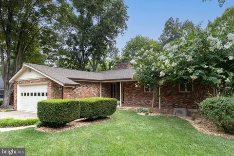 120 Armstrong Pl, Winchester, VA 22602