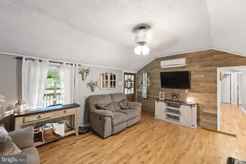 171 Sinking Spring Ln, Gore, VA 22637 photo 9