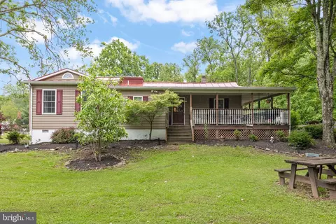 171 Sinking Spring Ln, Gore, VA 22637