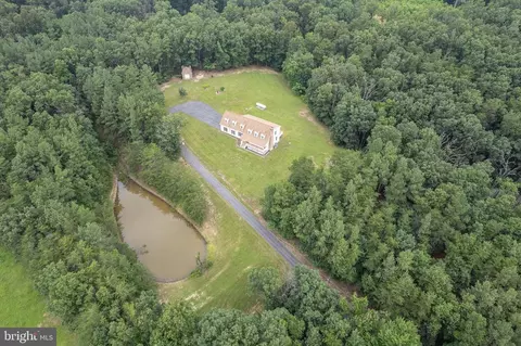 7519 N Frederick Pike, Cross Junction, VA 22625