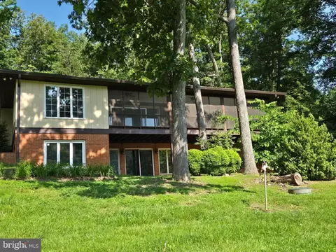 683 Lake Saint Clair Dr, Winchester, VA 22603