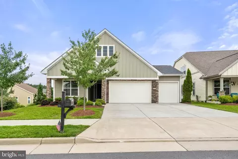 116 Grosbeak Ct, Lake Frederick, VA 22630