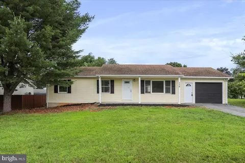116 Somerset Dr, Stephens City, VA 22655