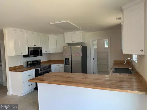224 View West Ln, Clear Brook, VA 22624 photo 4