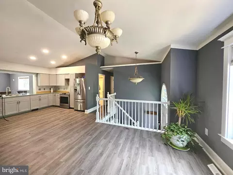 Entry Way - 112 Eagle Trl, Winchester, VA 22602 photo 12 of 21