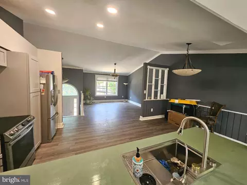 Entry Way - 112 Eagle Trl, Winchester, VA 22602 photo 5 of 21