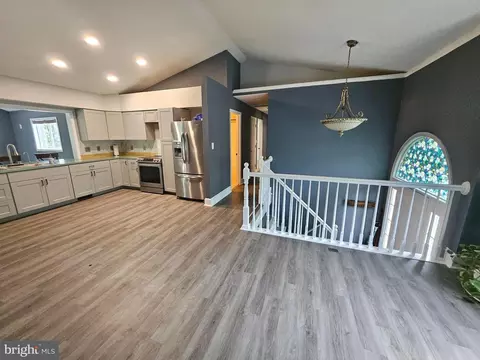 Entry Way - 112 Eagle Trl, Winchester, VA 22602 photo 6 of 21