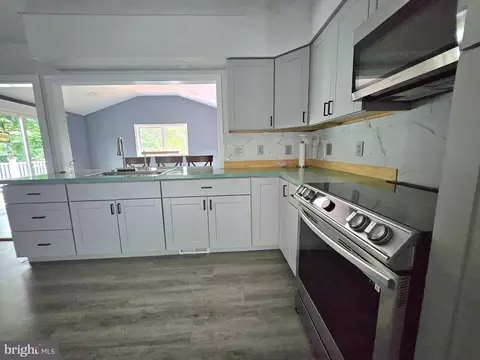Kitchen - 112 Eagle Trl, Winchester, VA 22602 photo 2 of 5