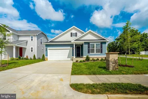 100 Midsummer Ln, Middletown, VA 22645