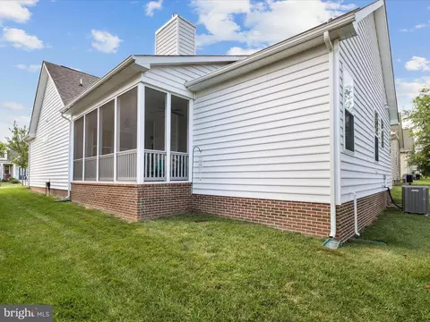 109 Bleeding Heart Dr, White Post, VA 22663 photo 3