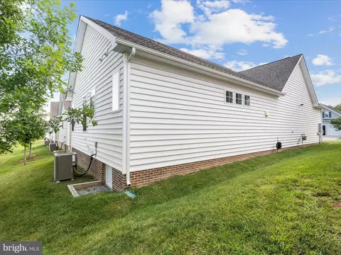 109 Bleeding Heart Dr, White Post, VA 22663 photo 36