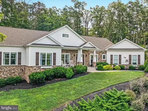 140 Whistlewood Ln, Winchester, VA 22602