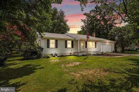 208 Wythe Ave, Stephens City, VA 22655