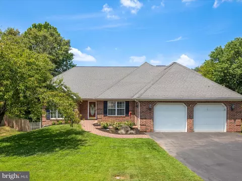 109 Senseny Glen Dr, Winchester, VA 22602