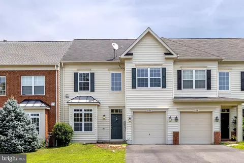 206 London Downs Cir, Stephens City, VA 22655