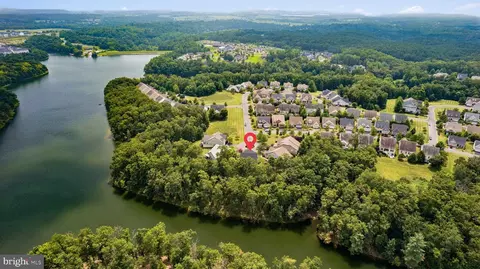 108 Bunting Ct, Lake Frederick, VA 22630