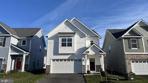 230 Munsee Cir, Winchester, VA 22602