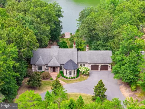 291 Lake Serene Dr, Winchester, VA 22603