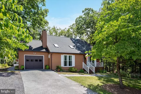 123 Julee Dr, Winchester, VA 22602