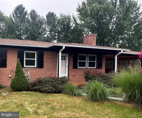 217 Fredericktowne Dr, Stephens City, VA 22655