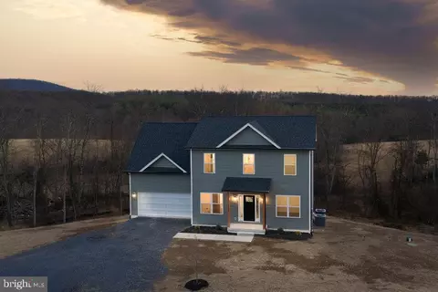 1086 Reynolds Rd, Cross Junction, VA 22625