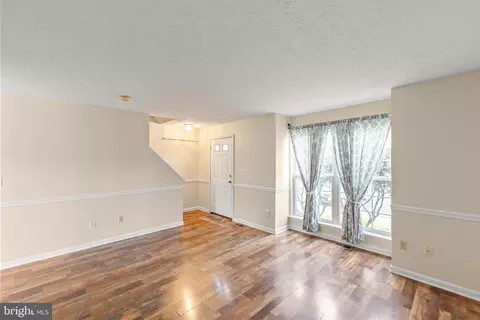 Living - 106 Sutton Ct, Winchester, VA 22601 photo 1 of 3