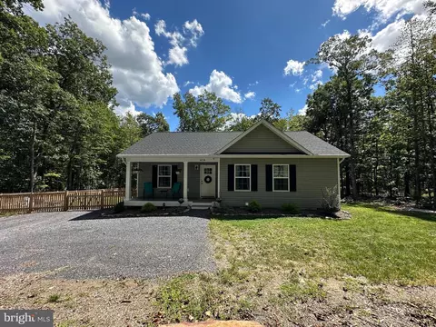 414 Raccoon Dr, Winchester, VA 22602