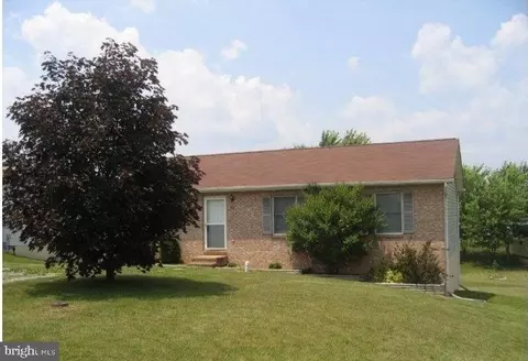 315 Chinkapin Dr, Stephens City, VA 22655