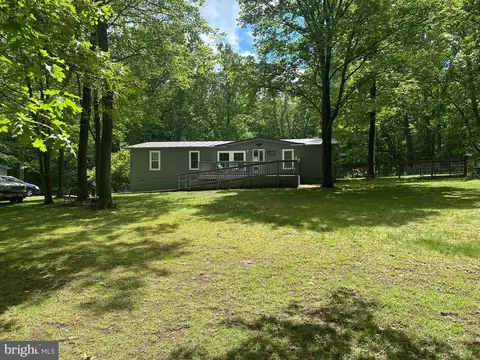 255 Sleepywoods Rd, Cross Junction, VA 22625
