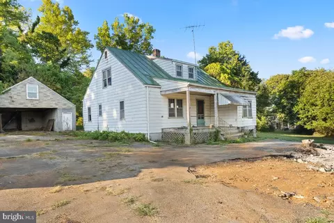 7189 Middle Rd, Middletown, VA 22645