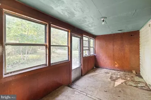 Exterior - 7189 Middle Rd, Middletown, VA 22645 photo 1 of 2
