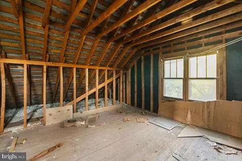 Entry Way - 7189 Middle Rd, Middletown, VA 22645 photo 3 of 3
