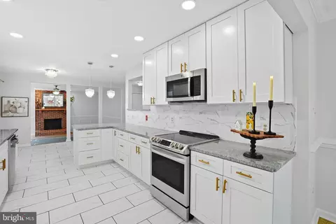 428 Westside Station Dr, Winchester, VA 22601