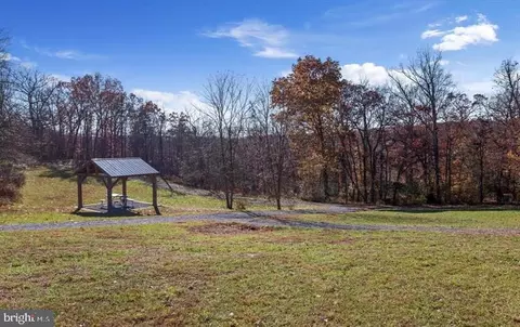 Exterior - 322 Masters Dr, Cross Junction, VA 22625 photo 6 of 6