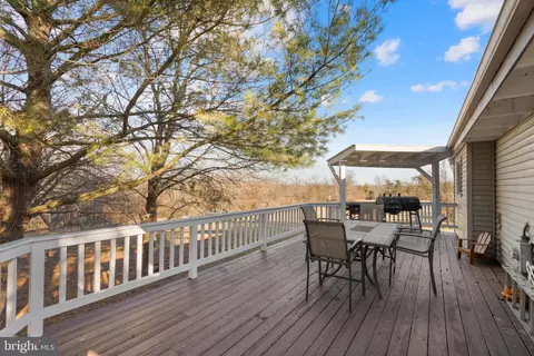 Exterior - 322 Masters Dr, Cross Junction, VA 22625 photo 4 of 6