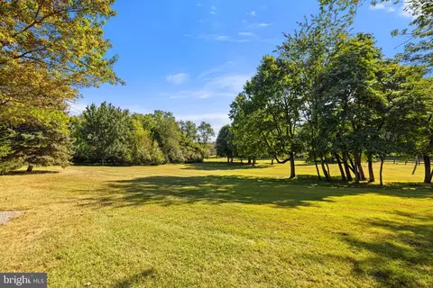 505 Glendobbin Rd, Winchester, VA 22603 photo 2