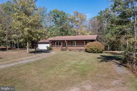 228 Sleepy Woods Rd, Cross Junction, VA 22625
