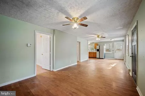 108 Comanche Trl, Winchester, VA 22602 photo 2