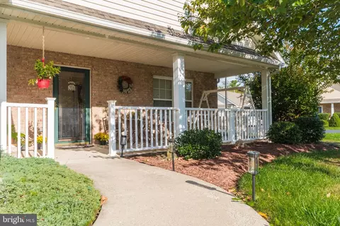 221 Crestwood Ln, Winchester, VA 22602