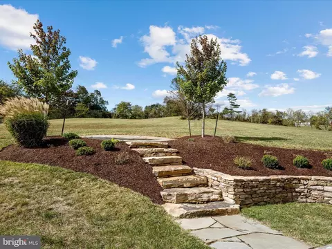 Exterior - 711 Masters Dr, Cross Junction, VA 22625 photo 7 of 12