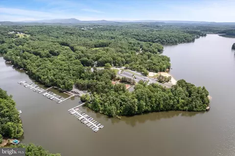 View/Area - 711 Masters Dr, Cross Junction, VA 22625 photo 15 of 18